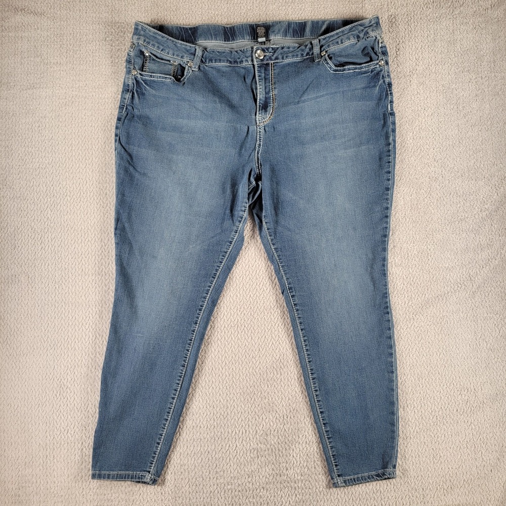 Apt 9 skinny blue jeans w/ embroidered pockets size 24W